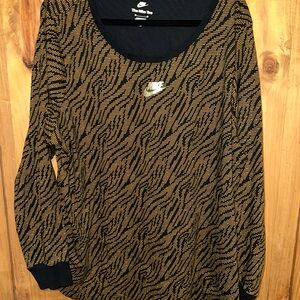 Nike Women's Top in Black and Gold